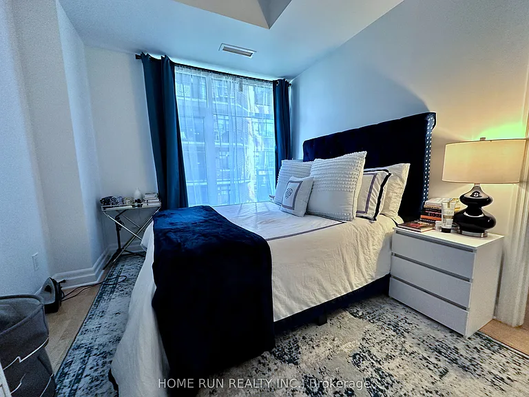 235 Kent St #714 — Photo 13