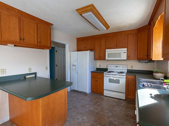 5th image of 5945 W Donnagail Dr
