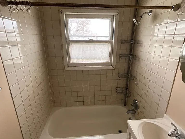306 Jefferson St — Photo 5