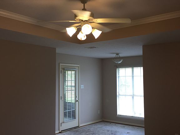 5th image of 212 Cedar Ln