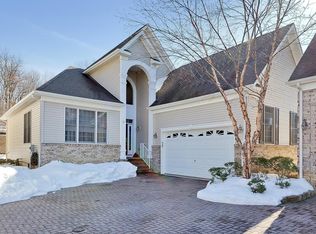 51 Starr Ct, Atlantic Highlands, NJ 07716