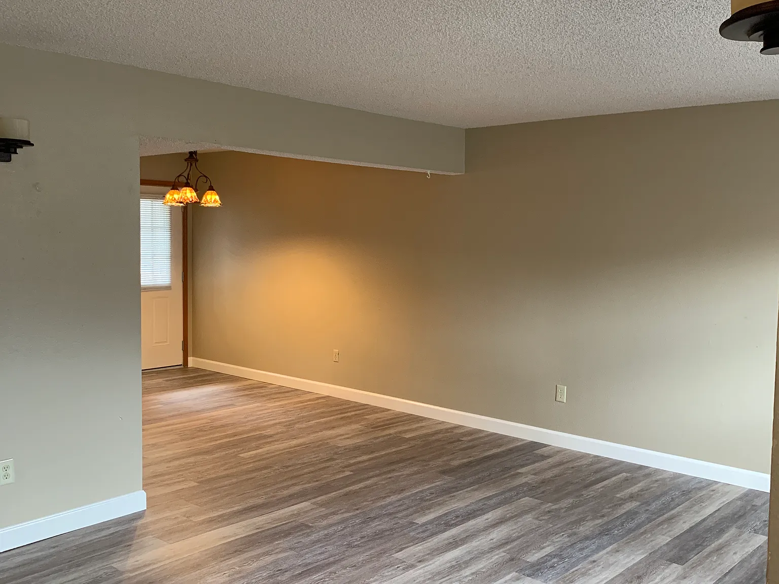 2 bed, 1.5 bath, 1120 sqft, $1,075 — Photo 4