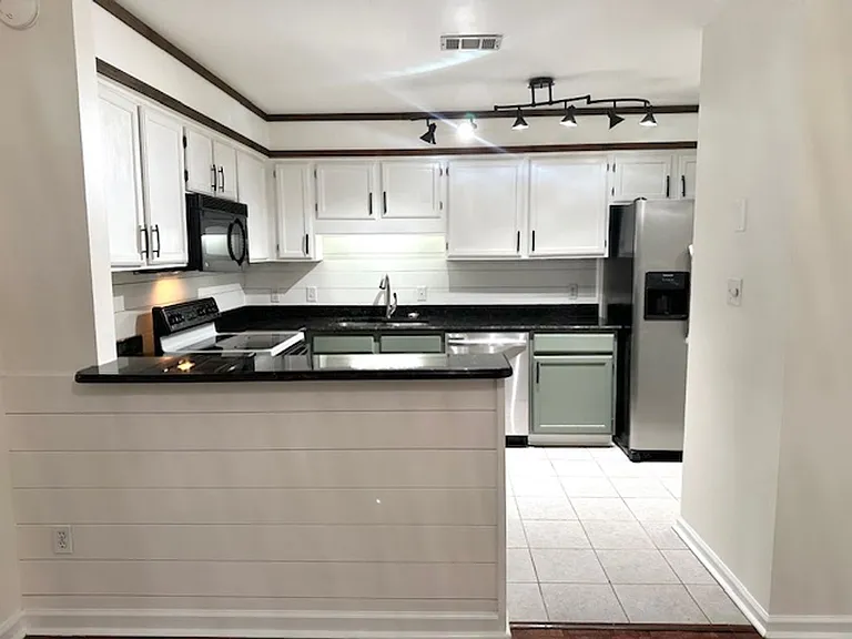 104 Carlyle Cir — Photo 11