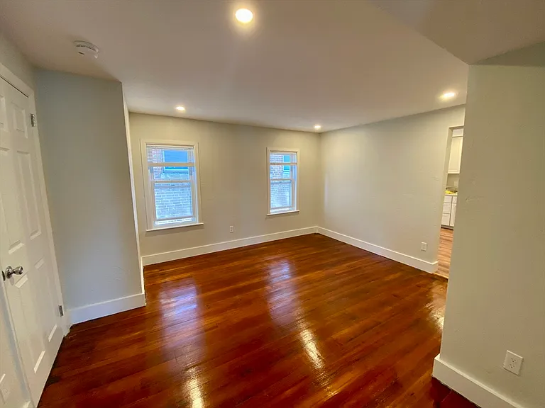 975 Chestnut St #2 — Photo 5