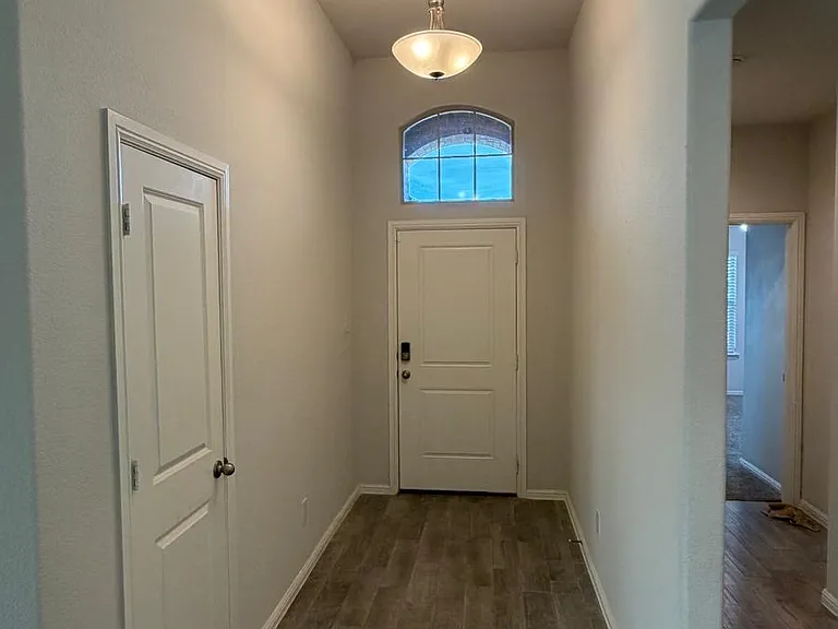 8213 Muddy Creek Dr — Photo 5