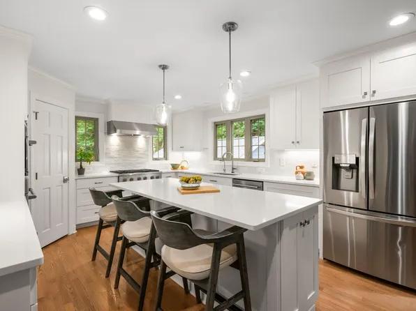 3516 Ranlo Dr, Raleigh, NC 27612