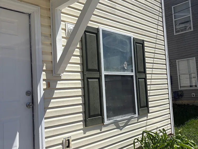 2329 Holton St — Photo 4