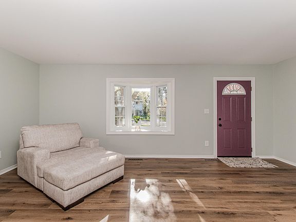 5th image of 355 Hazelwood Ave
