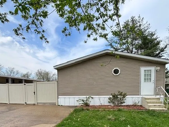 1822 Crestview Dr, O Fallon, IL 62269