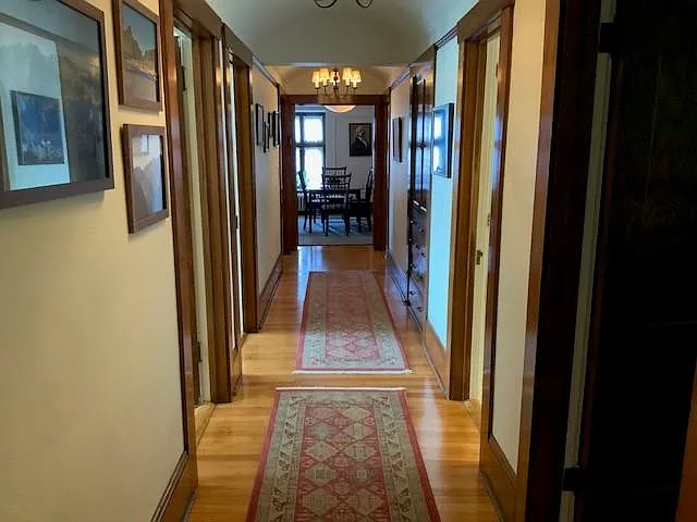 Main hallway from apartment door to the rest of the apartment