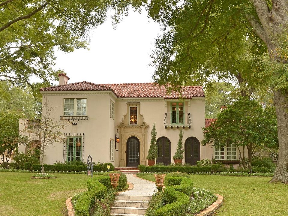 1st image of 803 Charlotte Dr