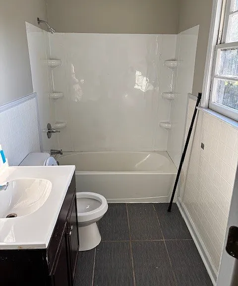 547 S Green St #B — Photo 4