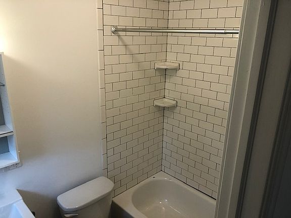4th image of 310 E Girard Ave #1