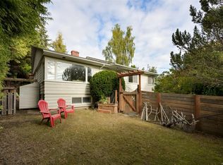 3832 Pitcombe Pl, Saanich, BC V8N4B9