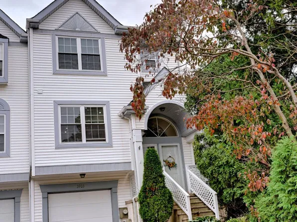 3903 Quaker Ct, North Wales, PA 19454