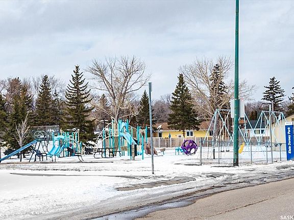 3rd image of UNIT 71-3904 Castle ROAD