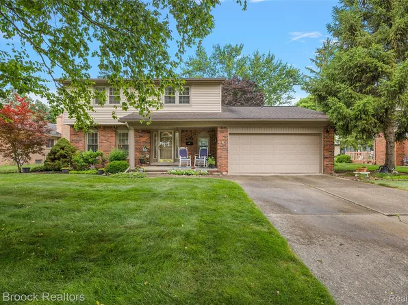 2465 Wexford Dr, Troy, MI 48084