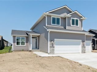 805 SW Timberview Dr, Grimes, IA 50111