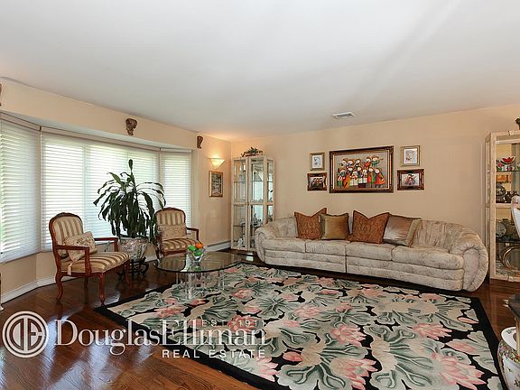 3rd image of 10 Hanford St