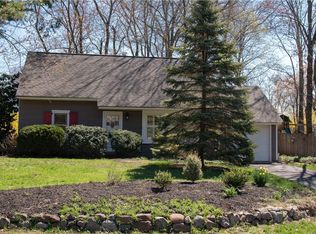 18 Oldert Dr, Pearl River, NY 10965