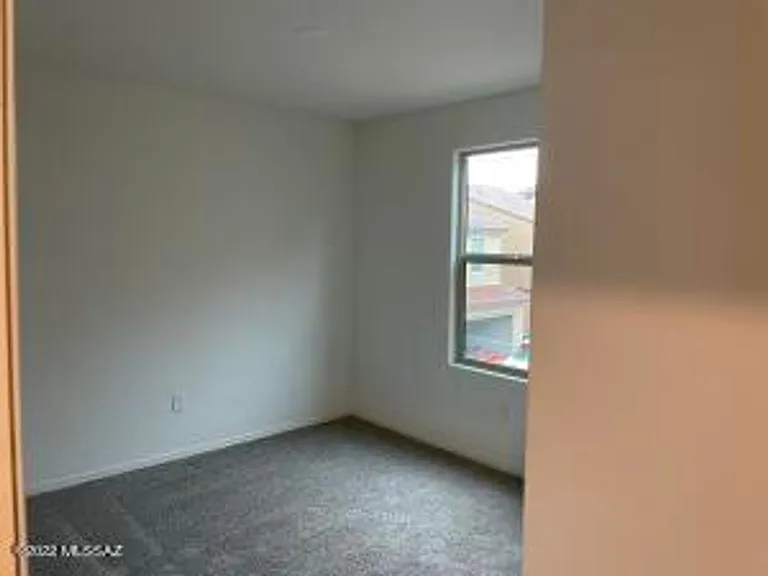 1123 E Descent St — Photo 36