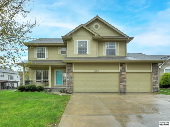 19613 Briggs St, Omaha, NE 68130