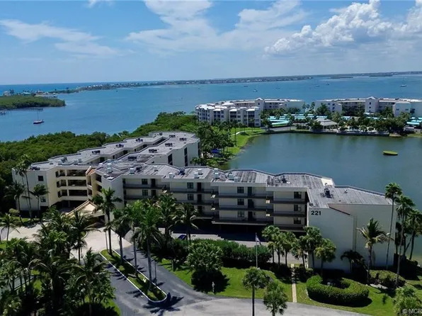221 NE Plantation Rd APT 211, Stuart, FL 34996