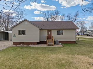 304 Owens St, Des Lacs, ND 58733