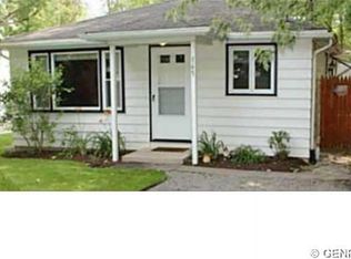 165 River Meadow Dr, Rochester, NY 14623