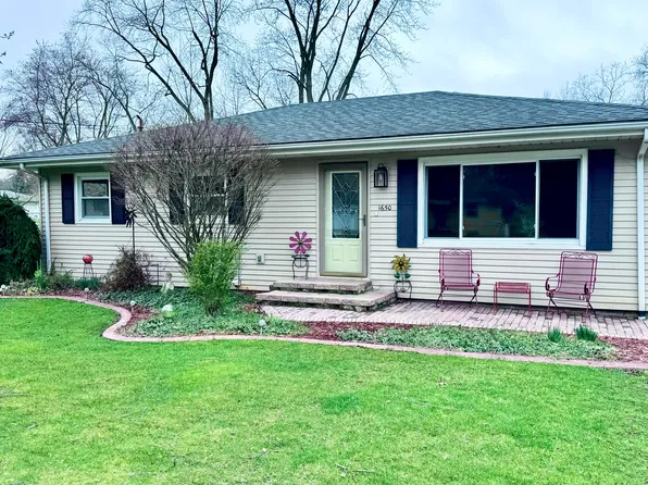 1650 Coleman St, Porter, IN 46304