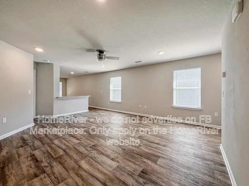 3 bed, 2.0 bath, 1403 sqft, $2,295 — Photo 3