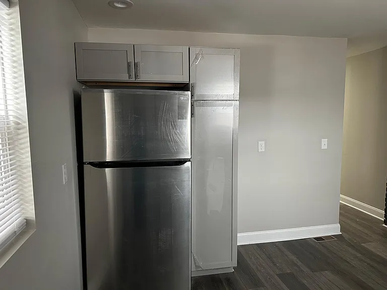 1488 E Fulton St — Photo 7