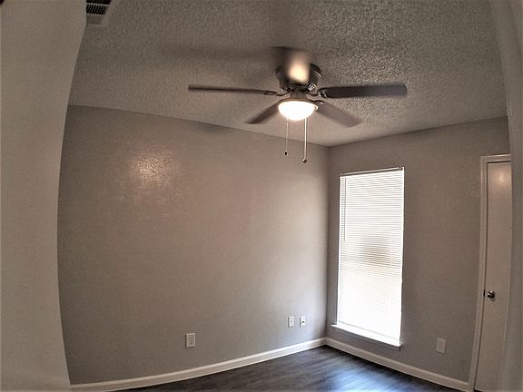 3rd image of 2307 Summer Place Dr