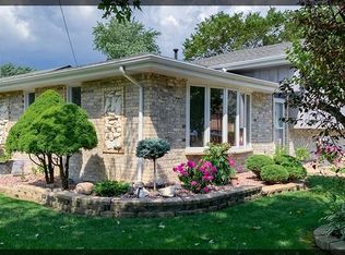 7261 S Roberts Rd, Bridgeview, IL 60455