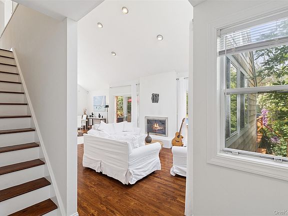 3rd image of 27 Ely Brook Road