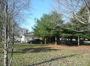 161 W Woodside Ave, Patchogue, NY 11772