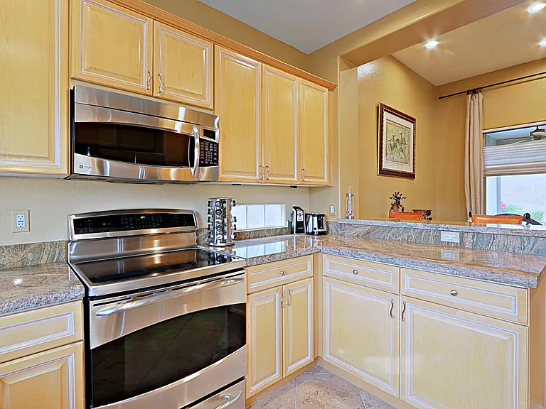 6747 E Eagle Feather Rd — Photo 12