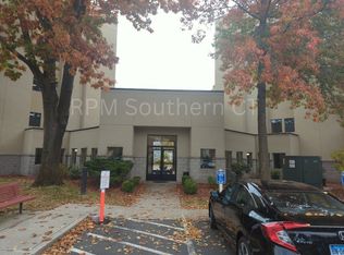 1204 Whitney Ave APT 207, Hamden, CT 06517