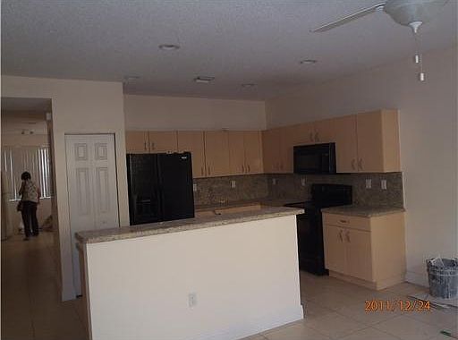 2nd image of 943 NE 42nd Ter #943
