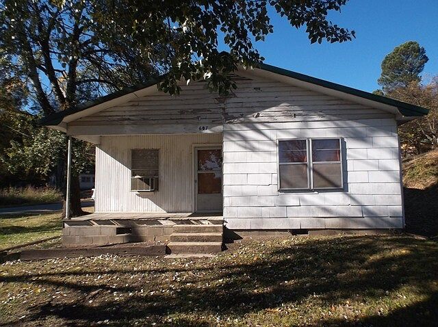 1st image of 607 Barre St