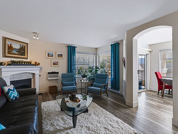 4th image of 3890 Brown Rd Unit 303