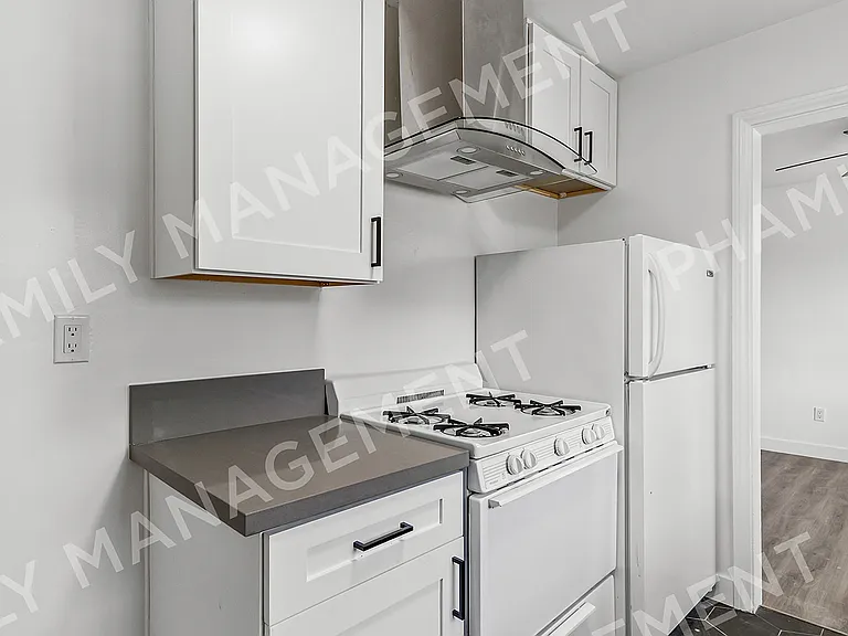 1745 Grevelia St #19 — Photo 5