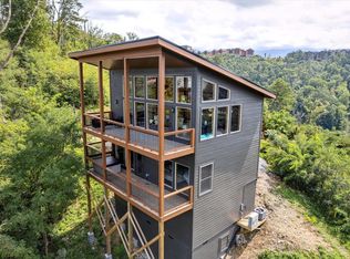 331 N Mountain Trl, Gatlinburg, TN 37738