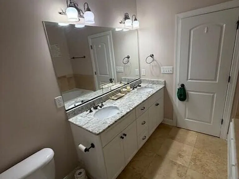 817 Mayo Ln — Photo 5