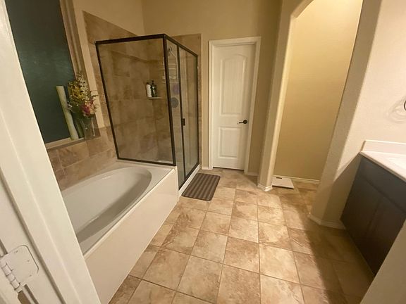 3rd image of 11905 Clearpoint Ct