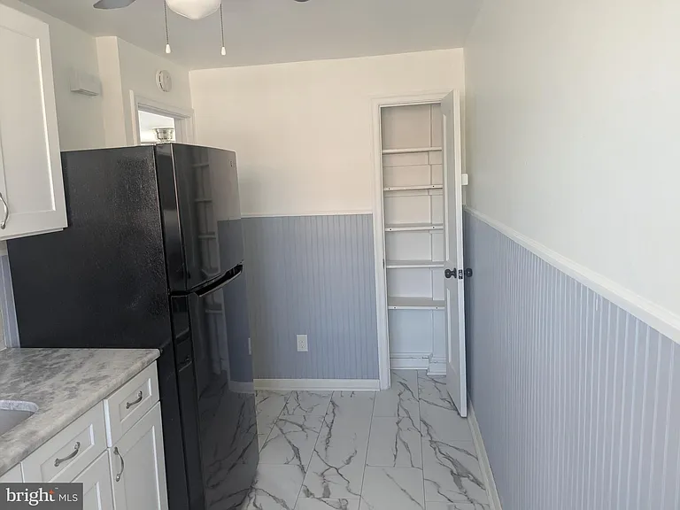 1327 E Weaver St — Photo 5