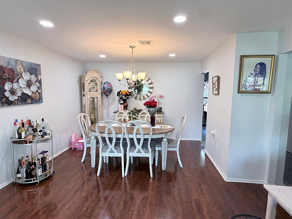 1st image of 1023B Shetland Dr