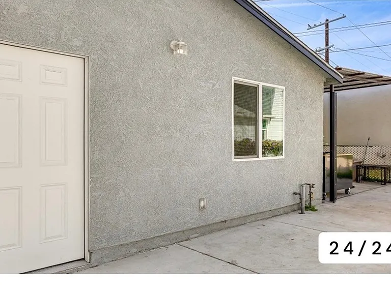 1816 W 22nd St — Photo 2