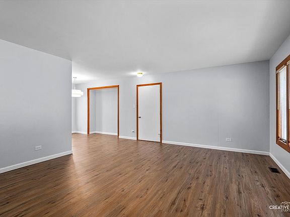 5th image of 1690 S Green Meadows Blvd