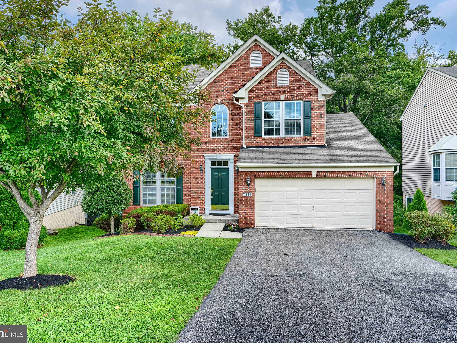 4 bed, 3.5 bath, 2136 sqft, $3,800 — Photo 2